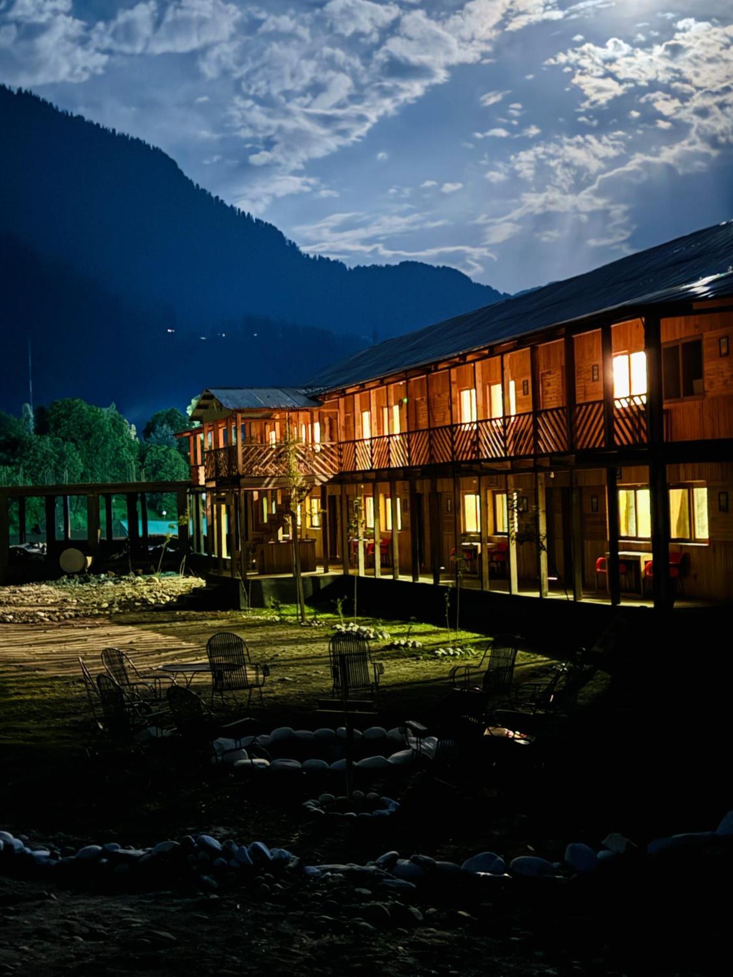 Wyndham Heritage Hotel & Resort Sharda Shardi Buitenkant foto