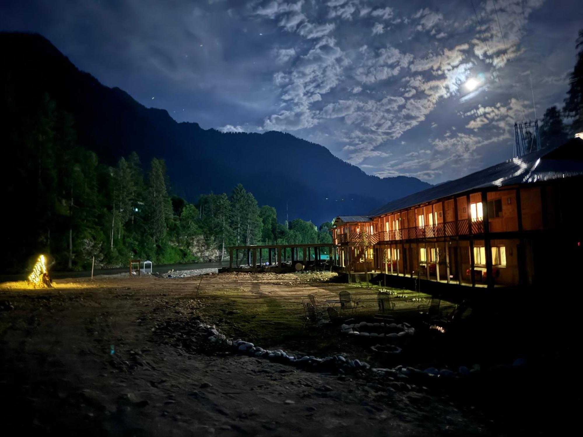 Wyndham Heritage Hotel & Resort Sharda Shardi Buitenkant foto