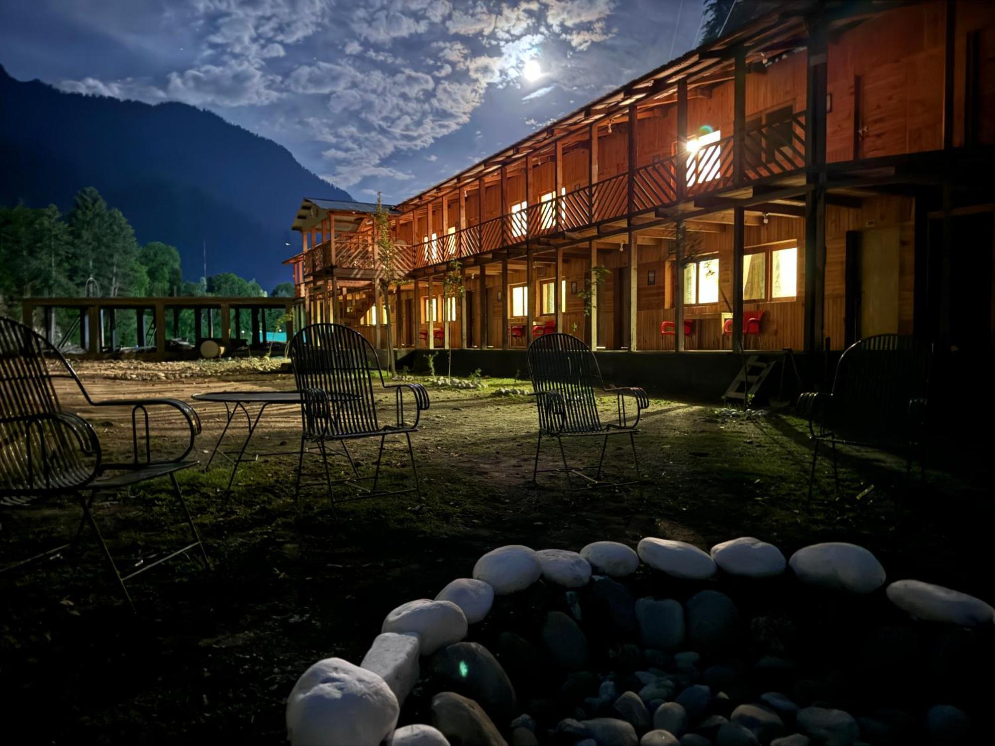 Wyndham Heritage Hotel & Resort Sharda Shardi Buitenkant foto